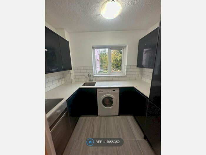 2 Bedroom Flat To Rent In Nelson Court, Buckingham, MK18