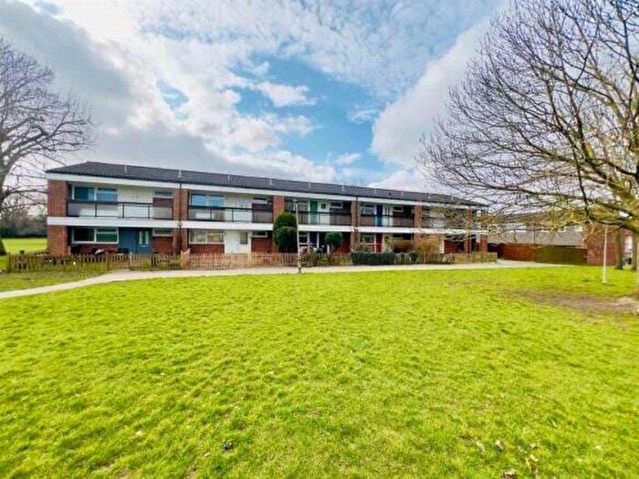 1 Bedroom Flat For Sale In Eden Park Avenue, Beckenham, BR3