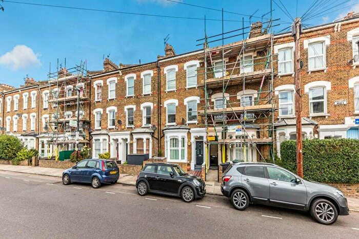2 Bedroom Flat To Rent In Evershot Road, Finsbury Park, N4
