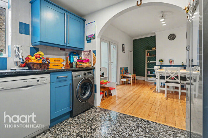 3 Bedroom End Of Terrace House For Sale In Malvern Road, Thornton Heath, CR7