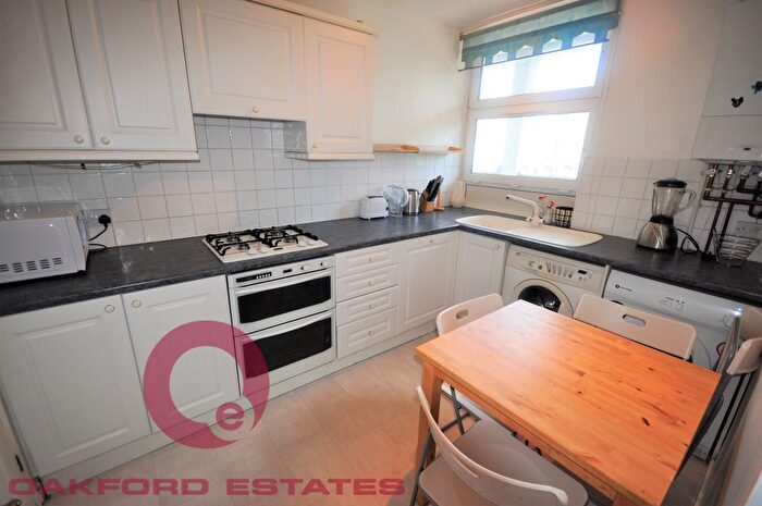 3 Bedroom Flat To Rent In Clarence Gardens, Euston, NW1