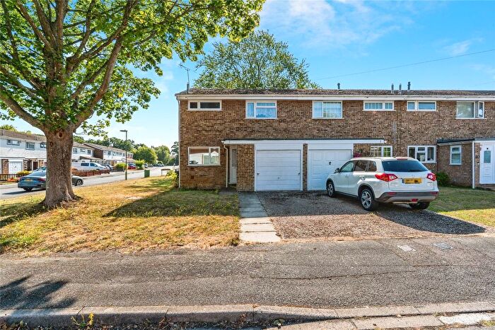 3 Bedroom End Terrace House For Sale In Gregory Gardens, Calmore, Southampton, Hampshire, SO40