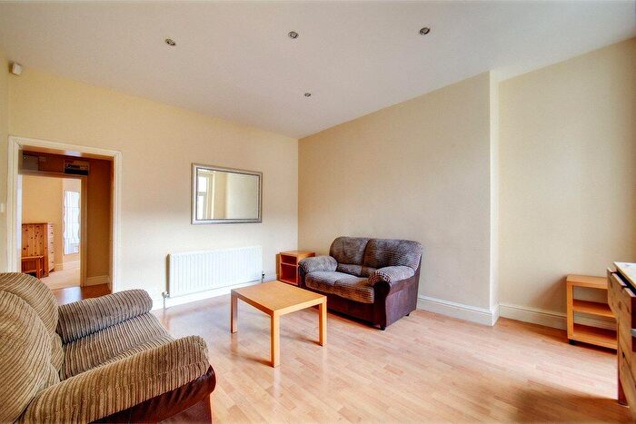 2 Bedroom Flat To Rent In Grosvenor Place, Jesmond, Newcastle Upon Tyne, NE2