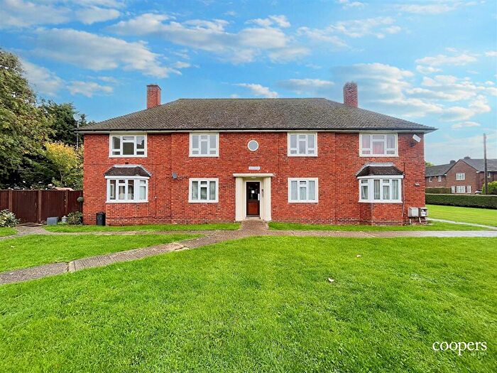 2 Bedroom Flat To Rent In Long Drive, Ruislip, HA4