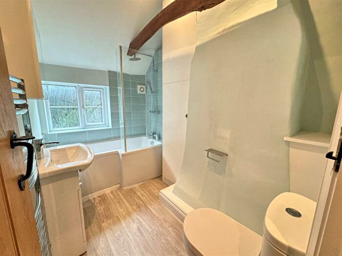 2 Bedroom Cottage To Rent In Terrick Row, Terrick, HP17