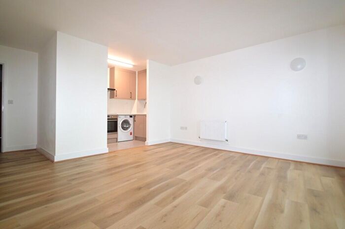 2 Bedroom Apartment To Rent In Tideslea Path, London, SE28
