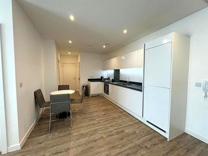 2 Bedroom Flat To Rent In Kings Road, Reading, RG1