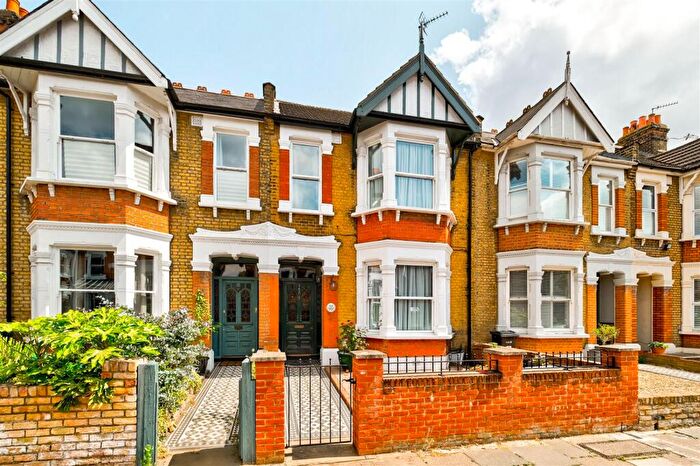 4 Bedroom Terraced House For Sale In Wanstead Park Avenue, Aldersbrook, E12