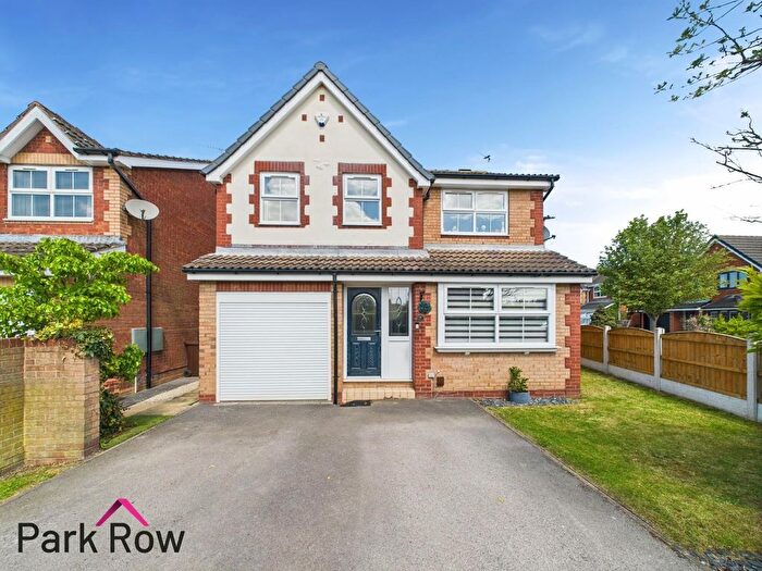 4 Bedroom Detached House For Sale In Pasture Avenue, Sherburn In Elmet, Leeds, LS25