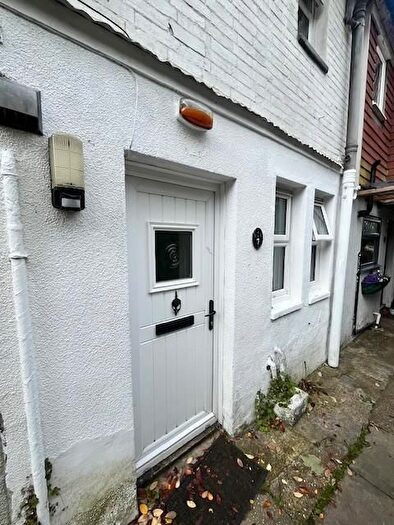 1 Bedroom Terraced House To Rent In High Street, Uckfield, TN22