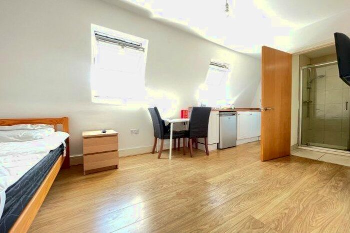 1 Bedroom Flat To Rent In Brookhill Road, London, SE18