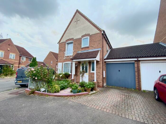 3 Bedroom House To Rent In Ottery Way, Didcot, OX11