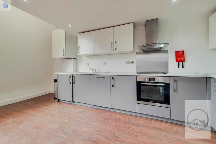 2 Bedroom Flat To Rent In The Cut, Waterloo, SE1