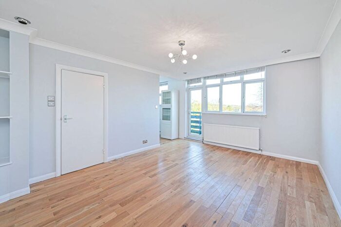 2 Bedroom Flat For Sale In Haverstock Hill, Hampstead, London, NW3