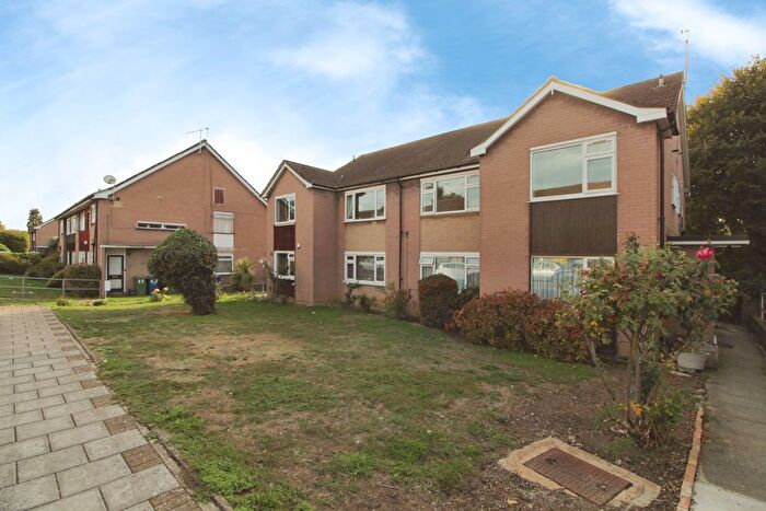 3 Bedroom Flat To Rent In Dene Gardens, Stanmore, HA7