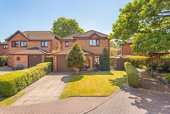 3 Bedroom Detached House For Sale In Kennedie Park, Mid Calder, EH53
