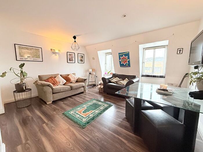 2 Bedroom Flat To Rent In Queens Road, London, SE15