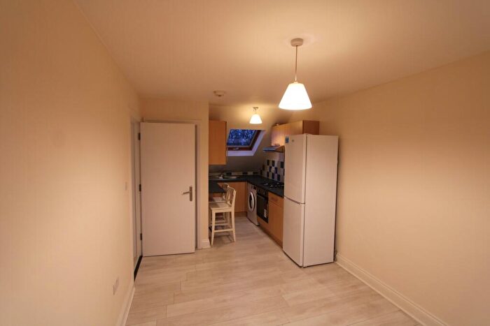 1 Bedroom Flat To Rent In Great North Way, London, NW4