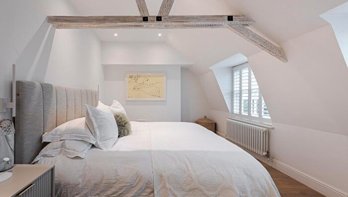 2 Bedroom Flat For Sale In Rectory Grove, London, SW4