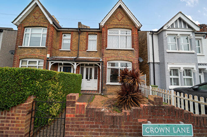 2 Bedroom Apartment For Sale In Crown Lane, Bromley, Kent, BR2