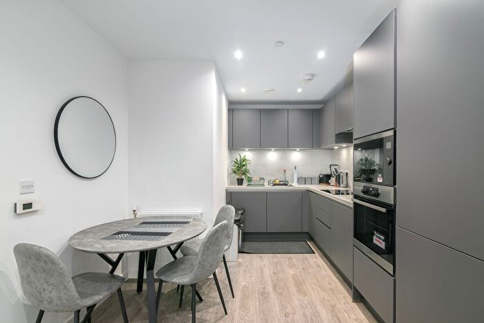 2 Bedroom Flat To Rent In Medawar Drive, London, NW7