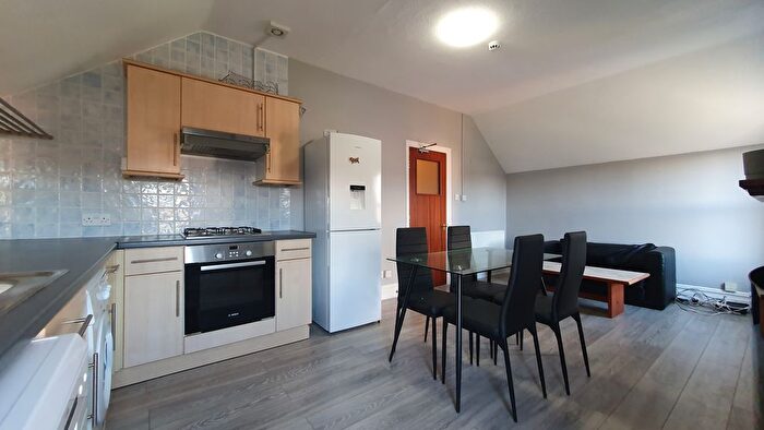 1 Bedroom Flat To Rent In Penylan Road, CF23