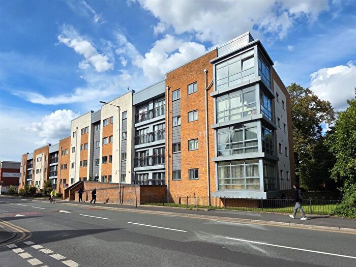 2 Bedroom Flat For Sale In The Gallery, Moss Lane East, M14