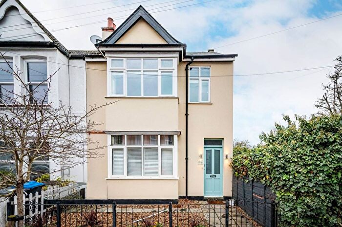 2 Bedroom Flat To Rent In Clarendon Road, Colliers Wood, London, SW19