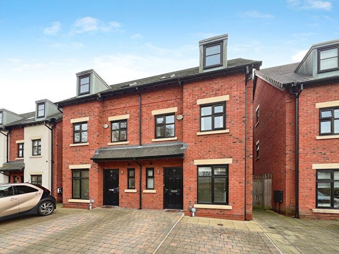 4 Bedroom Semi-Detached House For Sale In Old Boatyard Lane, Worsley, M28