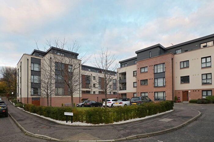 3 Bedroom Flat For Sale In Pinkhill Park, Corstorphine, Edinburgh, EH12