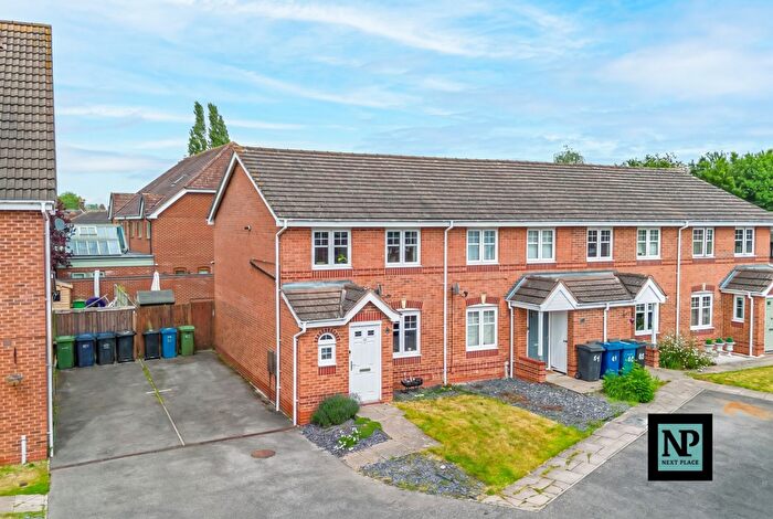 3 Bedroom House For Sale In Lychgate Close, Glascote, B77
