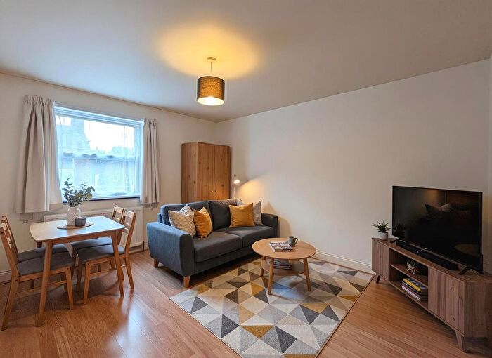 1 Bedroom Flat To Rent In Voss Street, London, E2