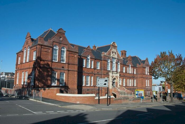 1 Bedroom Apartment To Rent In Burkhardt Hall, Swindon, SN1