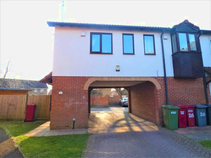 1 Bedroom Maisonette To Rent In Bruce Close, Slough, Berkshire, SL1
