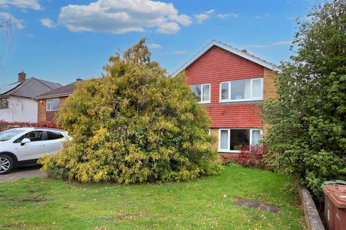 4 Bedroom Detached House To Rent In Merrow Woods, Guildford, GU1