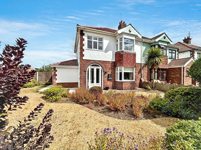 3 Bedroom Semi-Detached House For Sale In Connaught Avenue, Gorleston, NR31