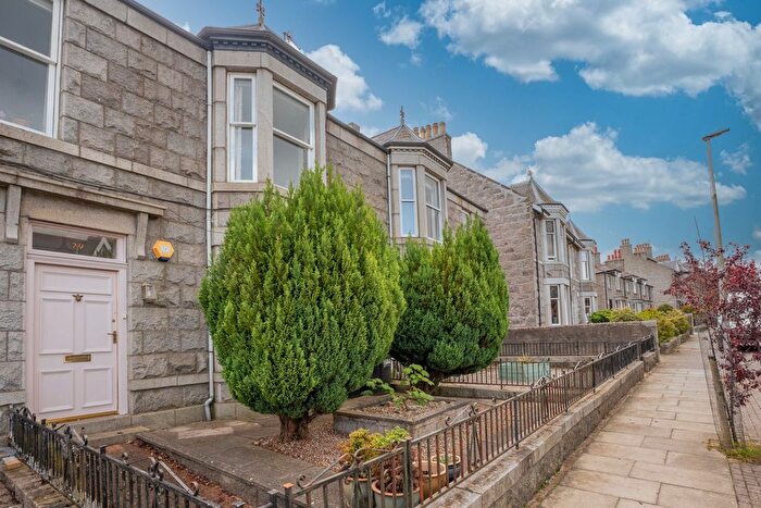 2 Bedroom Flat For Sale In Murray Terrace, Aberdeen, AB11