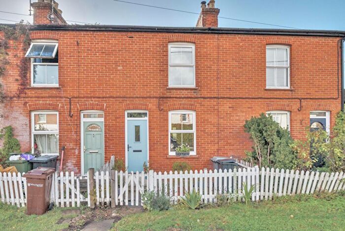 3 Bedroom Terraced House For Sale In Oxford Road, Sutton Scotney, SO21