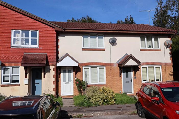 3 Bedroom Terraced House For Sale In Godwin Crescent, Clanfield, PO8