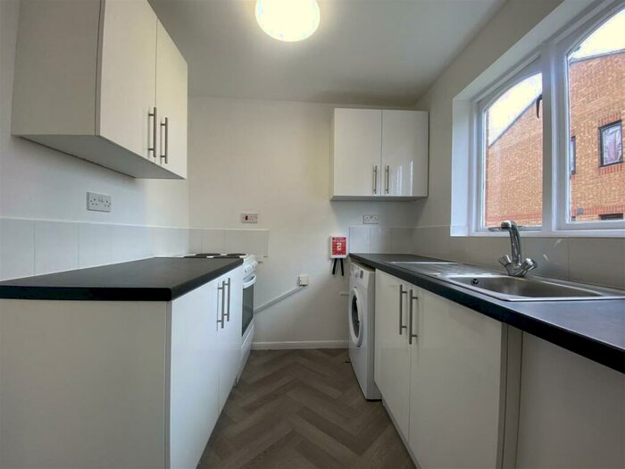 House To Rent In Cobbett Close, Enfield, EN3