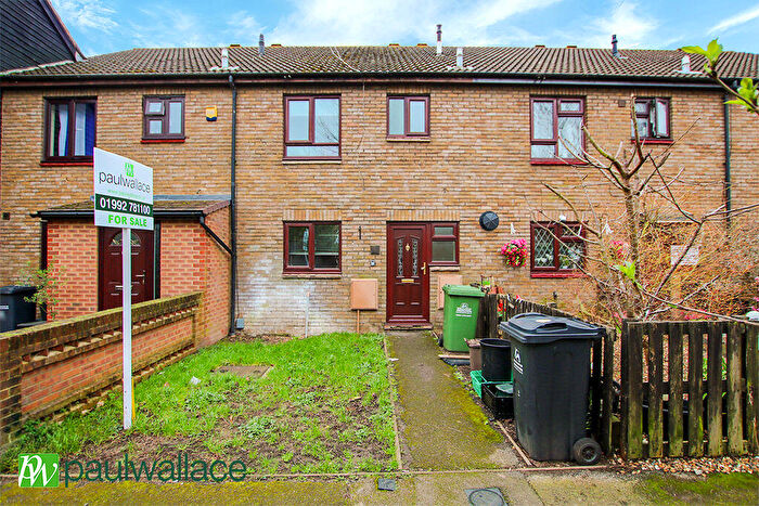 3 Bedroom Terraced House For Sale In Clydesdale Walk, Turnford, EN10