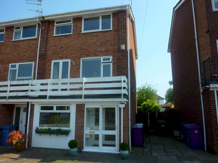 3 Bedroom End Of Terrace House To Rent In Cherry Vale, Gateace, Liverpool, L25