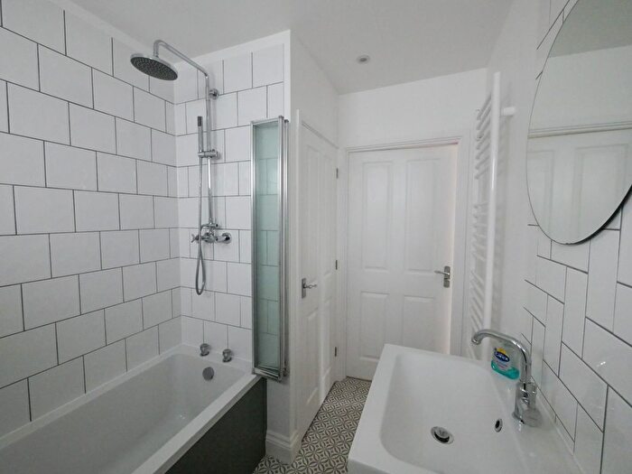 2 Bedroom Detached Bungalow For Sale In Hopton Close, Bude, EX23