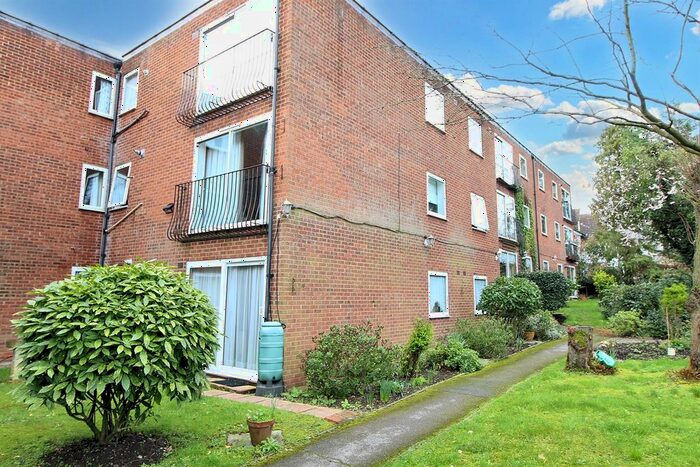 1 Bedroom Flat To Rent In Waverley Road, Enfield, EN2