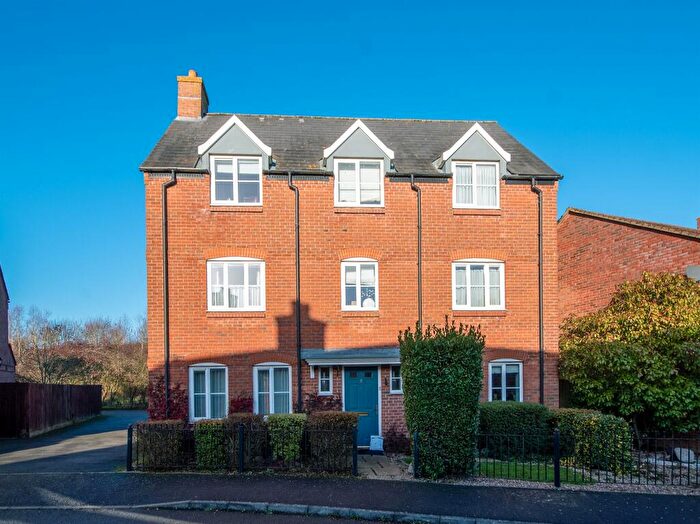 5 Bedroom Detached House For Sale In Mulberry Close, Desborough, Kettering, NN14