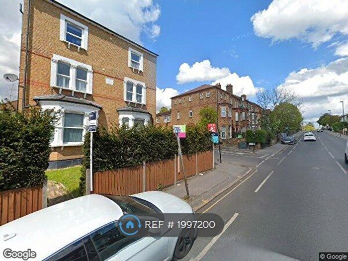 2 Bedroom Flat To Rent In Whitehorse Lane, London, SE25
