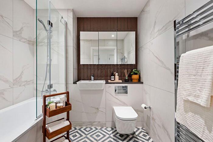 1 Bedroom Flat To Rent In Uncle Acton, Victoria Road, London, W3