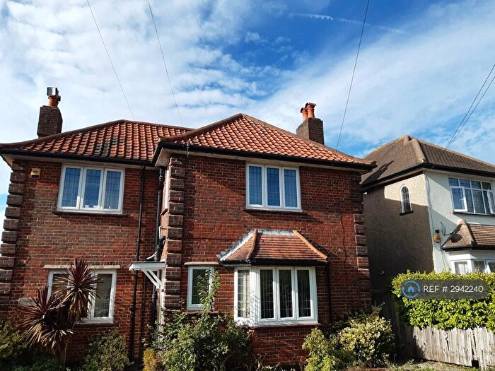 3 Bedroom Detached House To Rent In Devonshire Way, Croydon, CR0