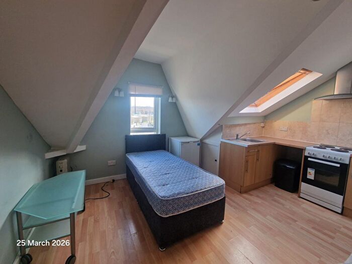 Studio To Rent In Dewsbury Road, Leeds, LS11