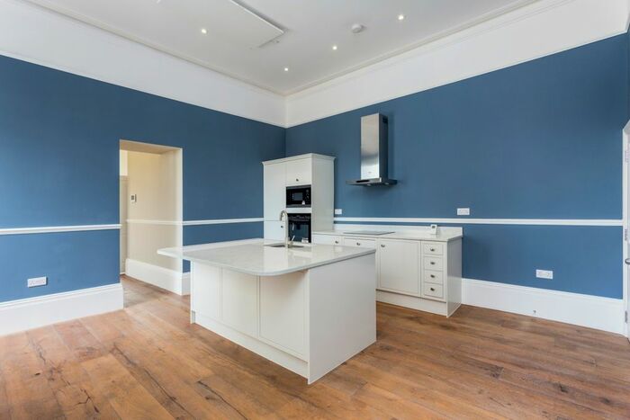 2 Bedroom Flat To Rent In Lypiatt Drive, Cheltenham, GL50